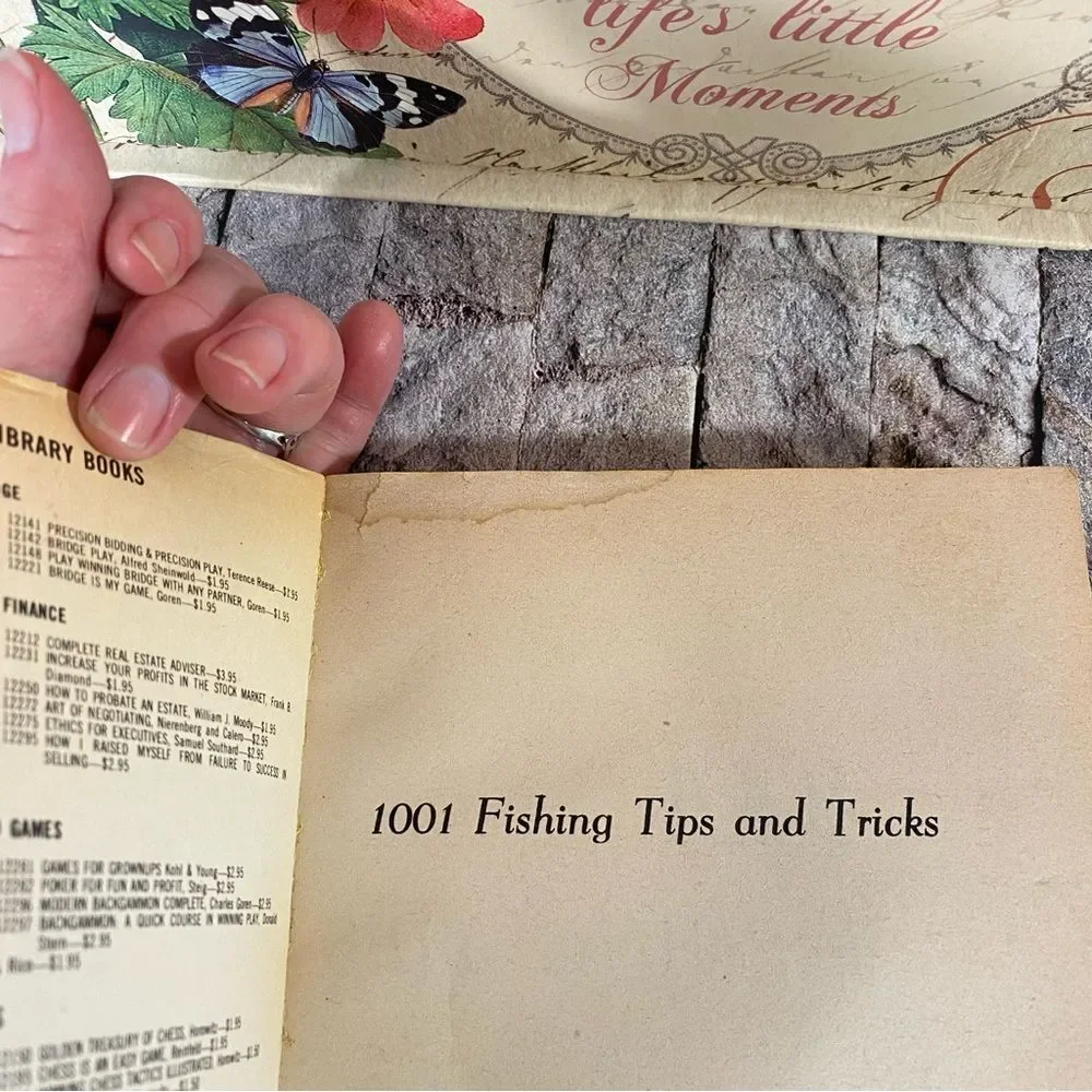 1001 Fishing Tips and Tricks by Vald Evanoff Paper Back Vintage 1966